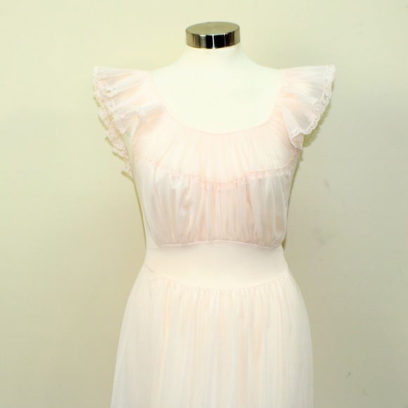 SOLD!!!!60s Vanity Fair Lovely Night Gown - Picture 4 of 8